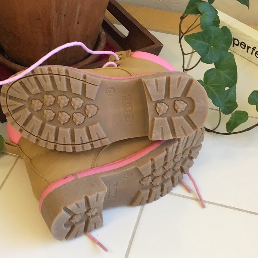 HOST PICK ‘Link’ Fashion Lace-Up Lug Threaded Sole Boots - Picture 5 of 7